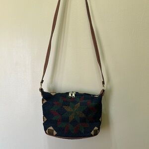 Accessories Unlimited Of Maine Geometric Tapestry Crossbody